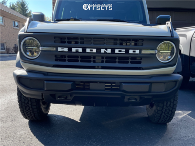 2025 Ford Bronco with 17x8 Matte Black Black Rhino Stadium Wheels, 34/10.5R17 Toyo Tires Open Country A/t Iii tires.