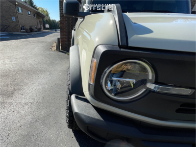 2025 Ford Bronco with 17x8 Matte Black Black Rhino Stadium Wheels, 34/10.5R17 Toyo Tires Open Country A/t Iii tires.