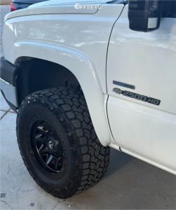 2006 Chevrolet Silverado 2500 HD with 18x9 Matte Black Fuel Covert Wheels, 33/12.5R18 Toyo Tires Open Country A/t Iii tires, and Suspension Lift 3" Rough Country Lift Kits.