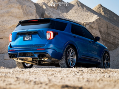 2020 Ford Explorer with 22x10.5 30 Velgen Vf10 and 305/40R22 Yokohama