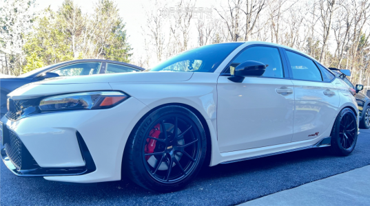 2024 Honda Civic - 18x9.5 35mm - BBS Ri-a - Lowering Springs - 275/35R18