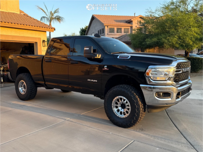 2024 Ram 2500 - 17x8.5 0mm - Method Double Standard - Suspension Lift 2.5" - 37" x 12.5"