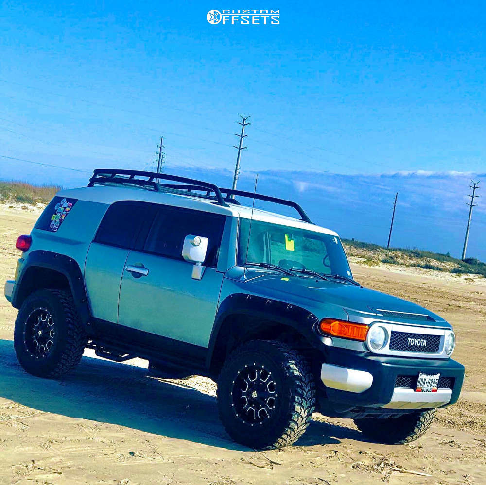 2012 Toyota FJ Cruiser with 17x9 18 Mayhem Fierce and 285/70R17