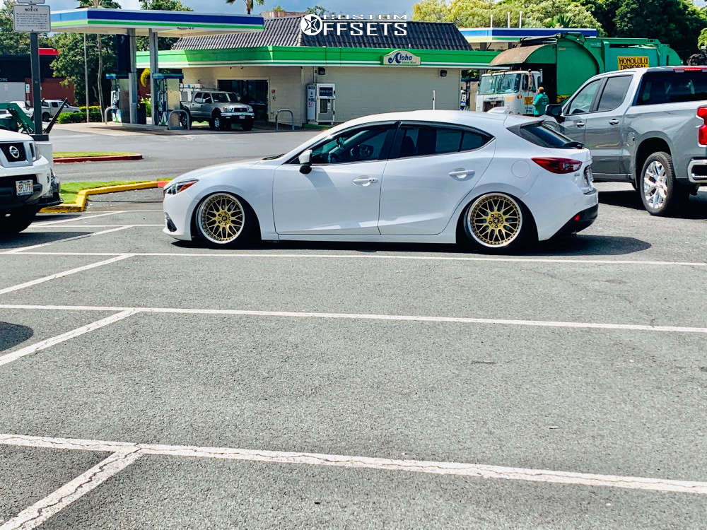 1004620-1-2015-3-mazda-s-grand