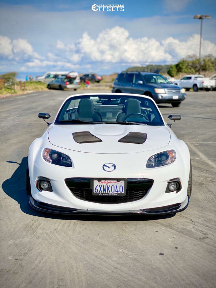2013 Mazda MX-5 Miata with 17x9 30 AVID1 AV32 and 215/45R17