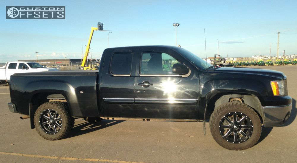 2009 GMC Sierra 1500 with 20x9 14 Fuel Maverick and 33/12.5R20 Nitto