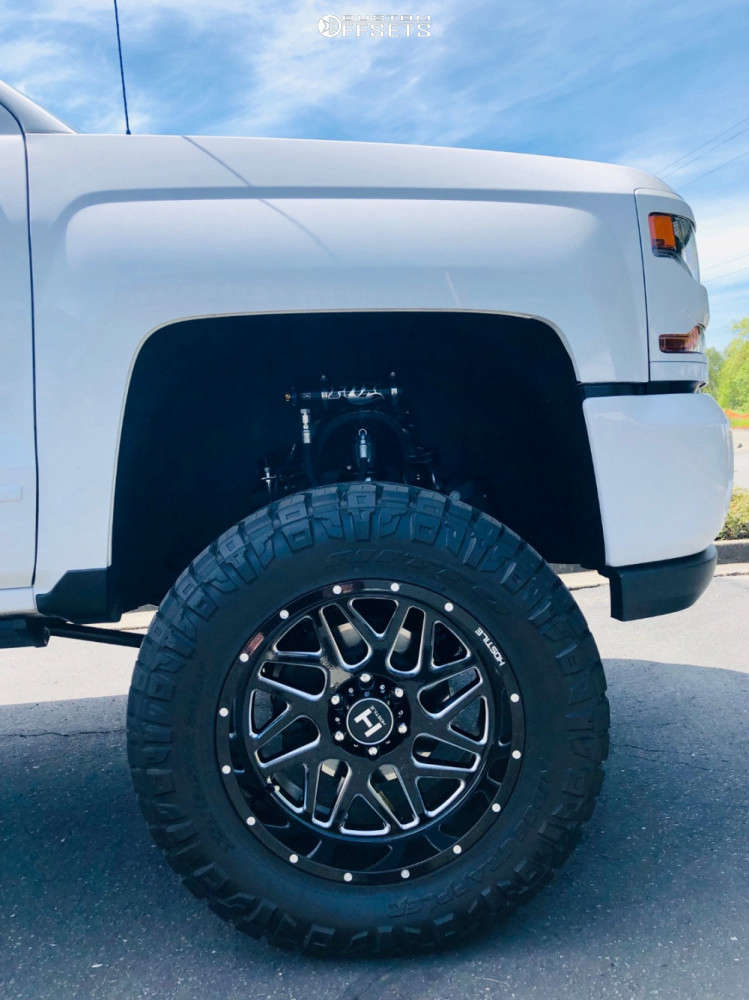 2018 Chevrolet Silverado 1500 with 20x10 19 Hostile Sprocket and 35/12
