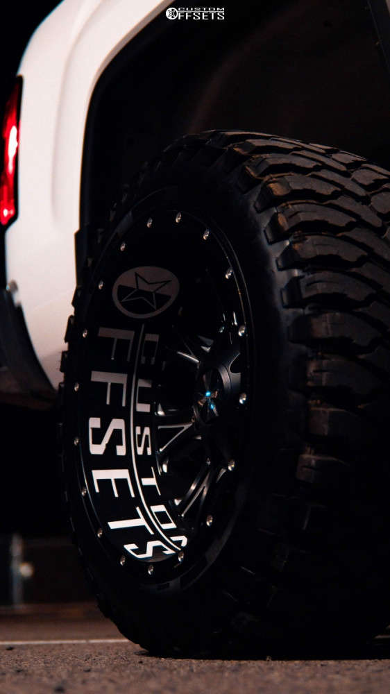 2017 GMC Sierra 1500 with 20x12 44 Fuel Krank and 33/12.5R20 Ginell