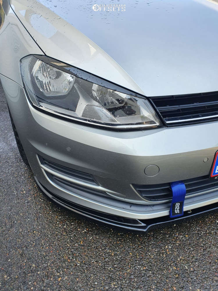 2013 Volkswagen Golf with 18x8.5 30 Japan Racing Jr3 and 225/40R18