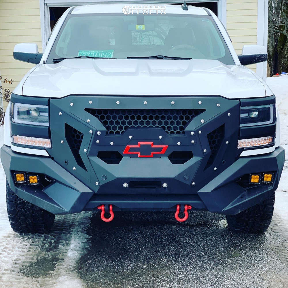 2017 Chevrolet Silverado 1500 with 18x9 12 Fuel Zephyr and 275/70R18