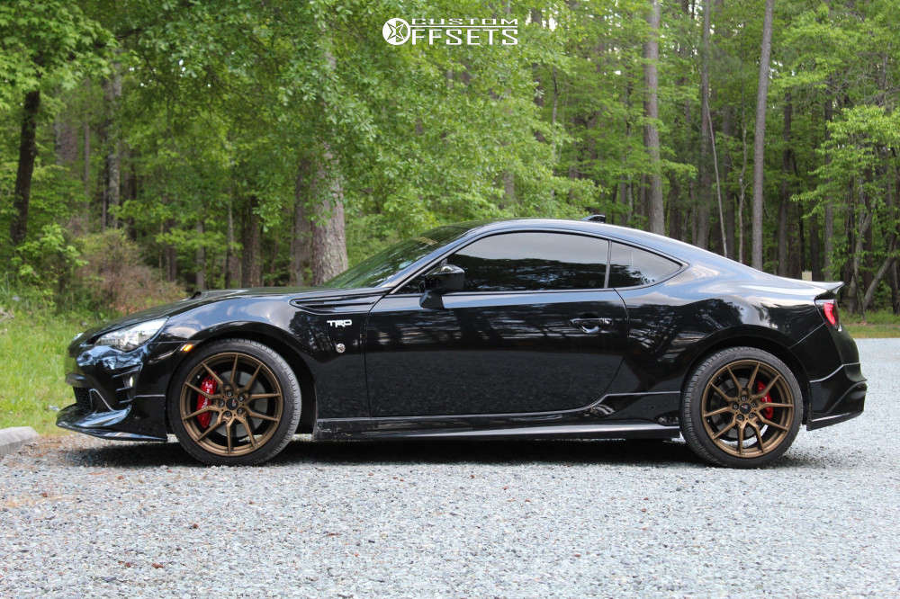 陽田 2019 Toyota 86 with 18x8.5 35 Option Lab R716 and 225/35R18