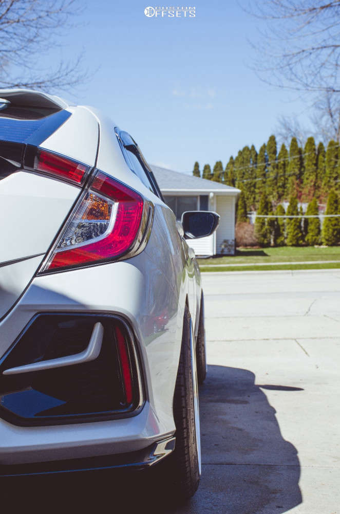 2020 Honda Civic with 18x9.5 30 Aodhan Ah02 and 235/40R18 Nankang NS-25 ...