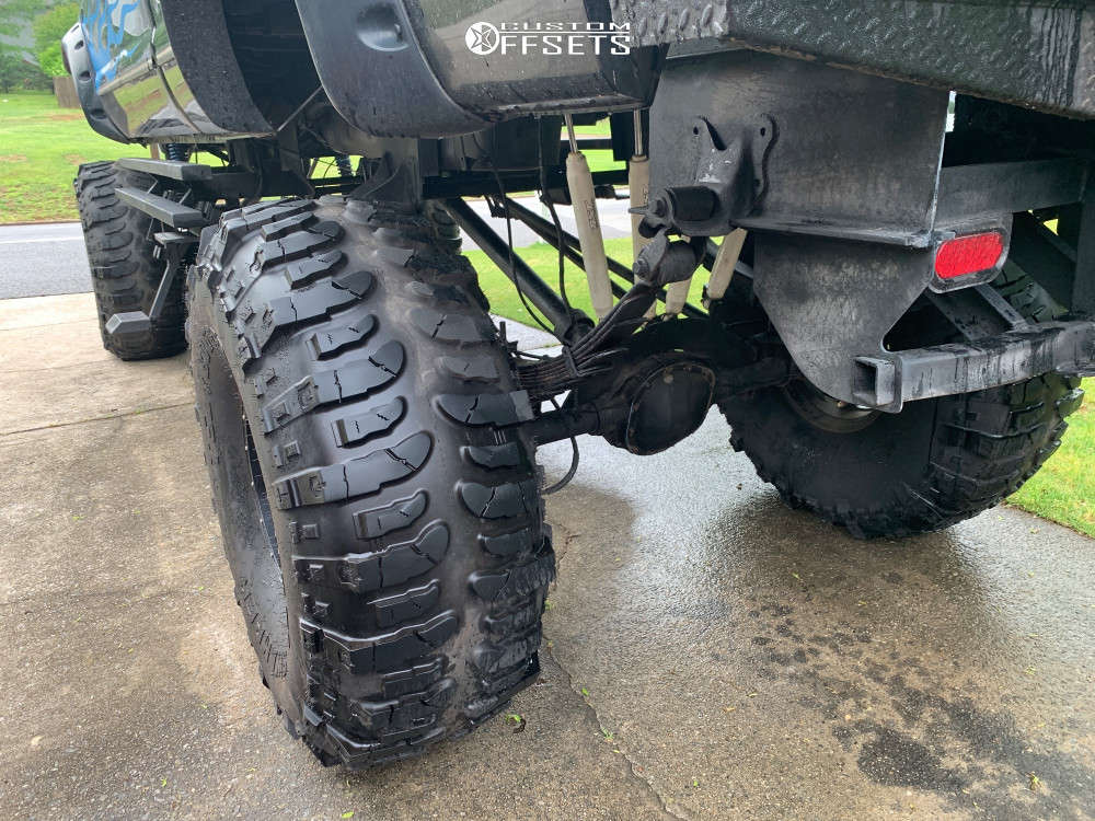 1999 Ford F350 Super Duty with 20x14 76 Fuel Octane and 54/19.5R20