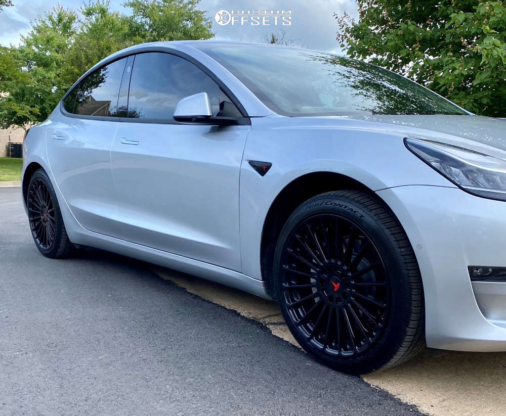 2018 Tesla 3 with 19x8.5 40 TSW Turbina and 235/40R19 Continental