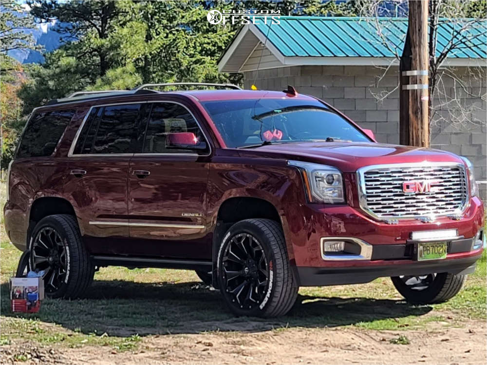 Fuel Assault 22x9.5 20 Black D54622951760 Custom Offsets