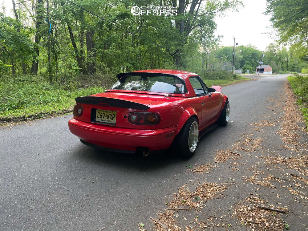 1990 Mazda MX-5 Miata with 15x9 -15 Rota Kyusha and 205/50R15