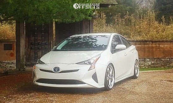 1097645-1-2016-prius-toyota-