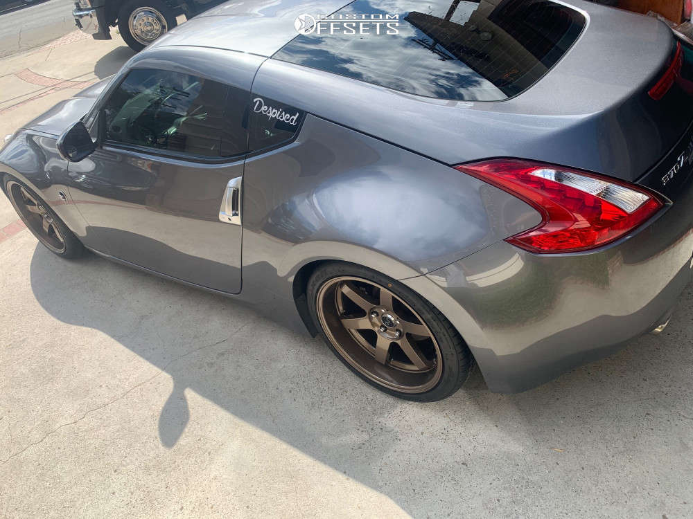2017 Nissan 370Z with 19x9.5 25 JNC JNC014 and 245/40R19