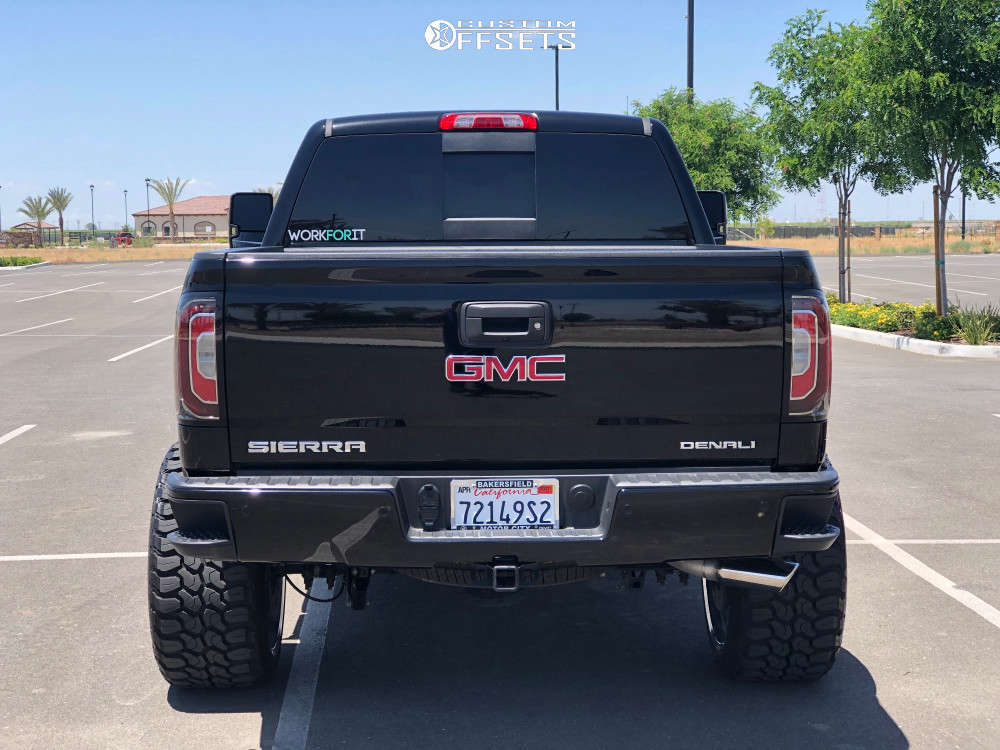 2018 GMC Sierra 1500 with 24x14 76 Hostile Jigsaw and 35/12.5R24 Fuel