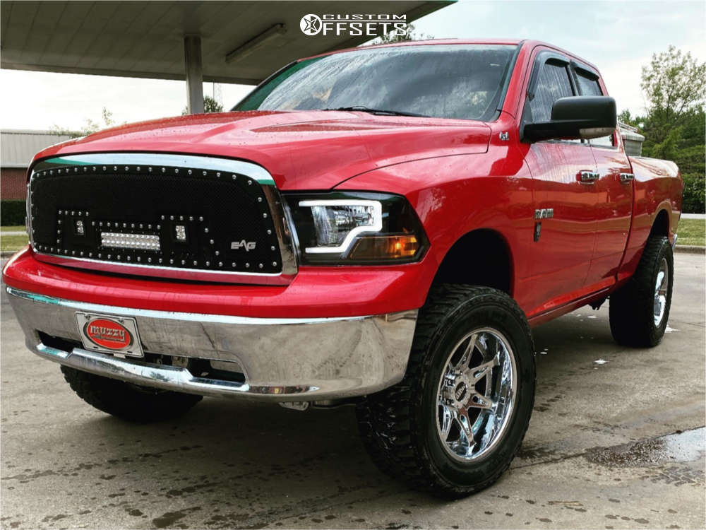 2011 Dodge Ram 1500 with 20x10 -24 Moto Metal Mo961 and 35/13.5R20