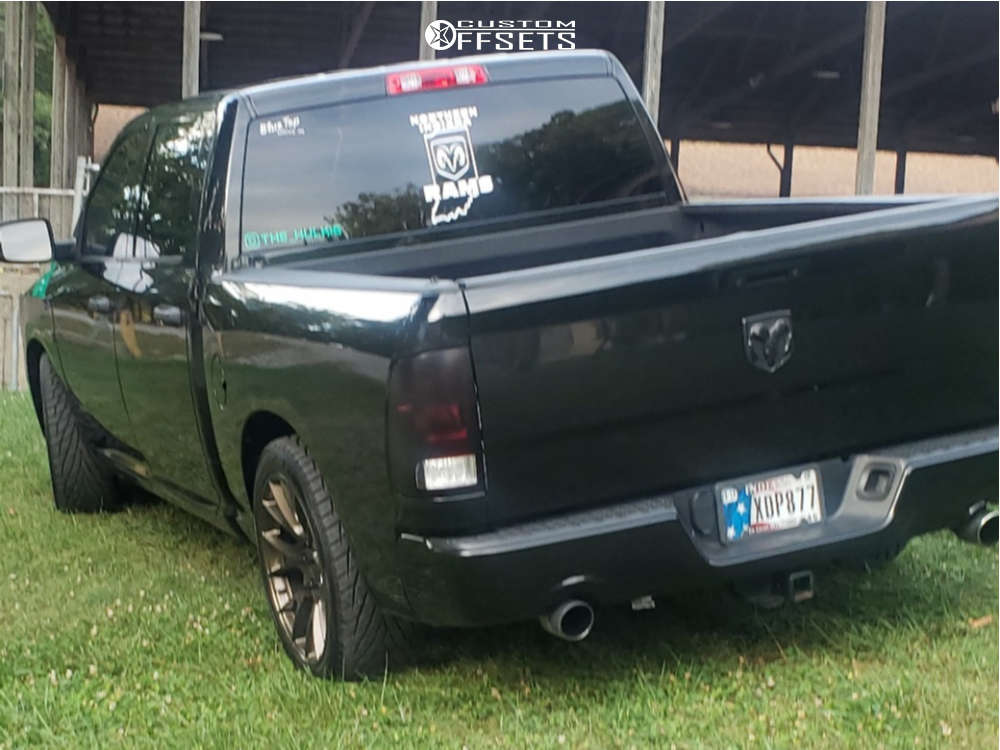 2016 Ram 1500 with 22x9.5 18 OE Performance 161 and 285/45R22 Toyo ...