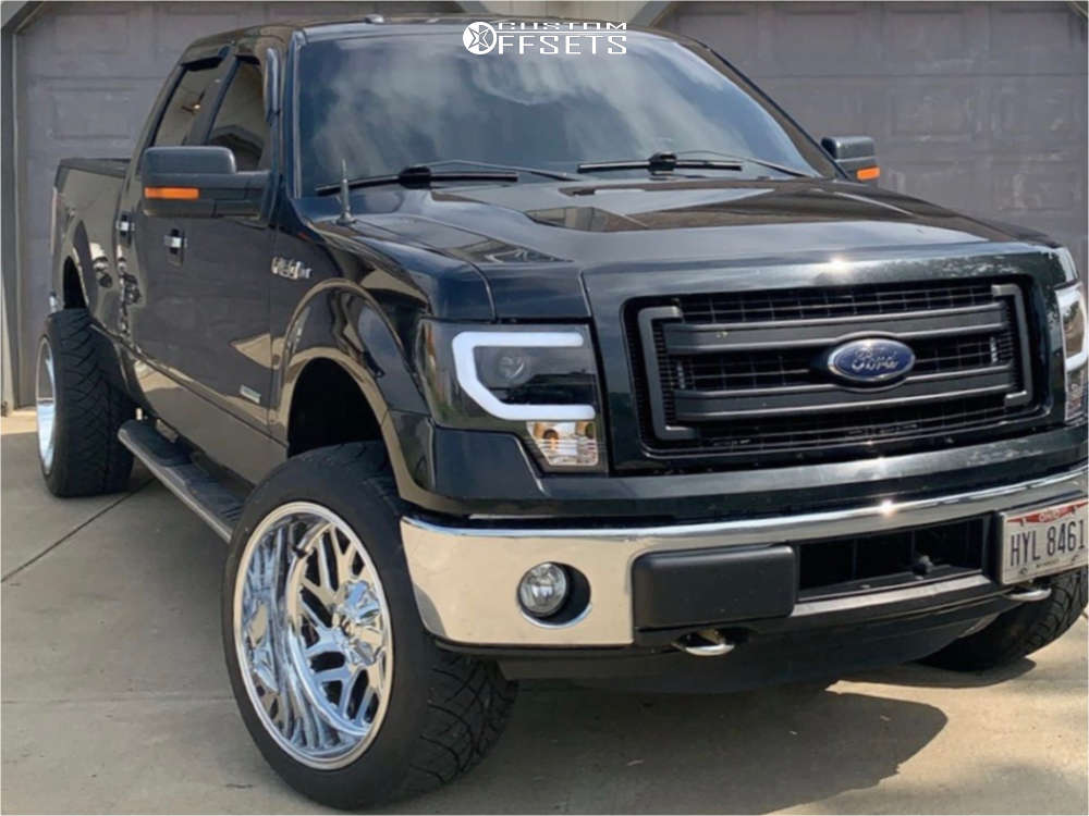 2014 Ford F150 with 22x12 43 Fuel Triton and 305/45R22 Nitto NT420V