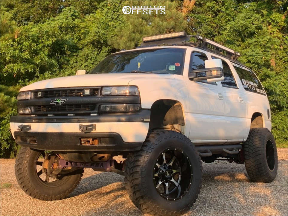2001 Chevrolet Suburban 1500 with 20x12 -44 Moto Metal Mo970