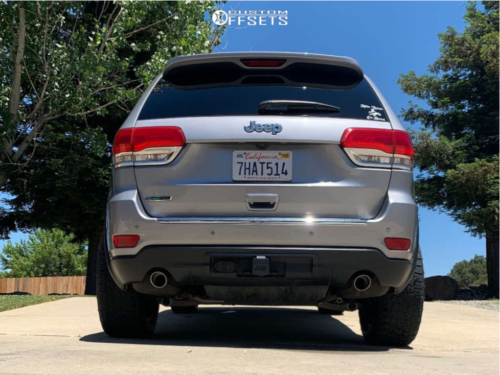 2014 Jeep Grand Cherokee with 20x9 1 Fuel Vector and 265/50R20 Nitto ...