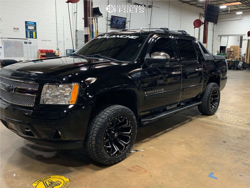 2008 Chevrolet Avalanche Wheel Offset Aggressive > 1" Outside Fender Leveling Kit 1139368