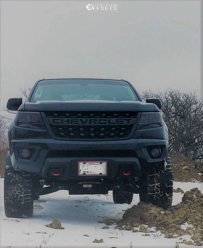 2018 Chevrolet Colorado with 20x9 7 Fuel Assault and 305/55R20 Falken