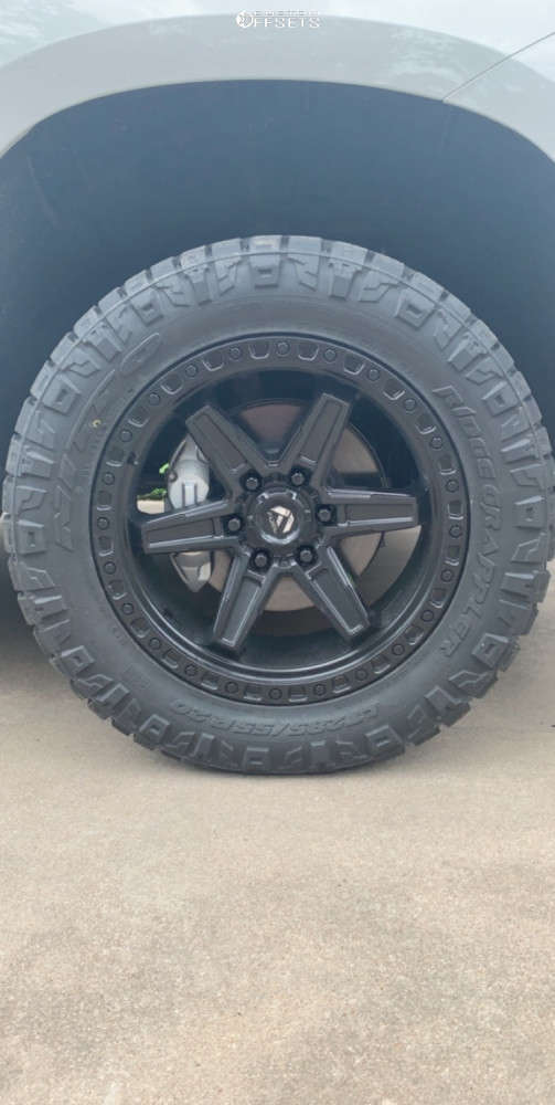 2020 Chevrolet Silverado 1500 with 20x9 20 Fuel Kicker and 33/12.5R20