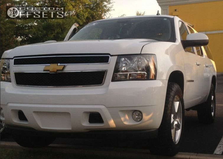 2007 Chevrolet Suburban with 20x9.5 0 OEM Wheels LT and 275/60R20