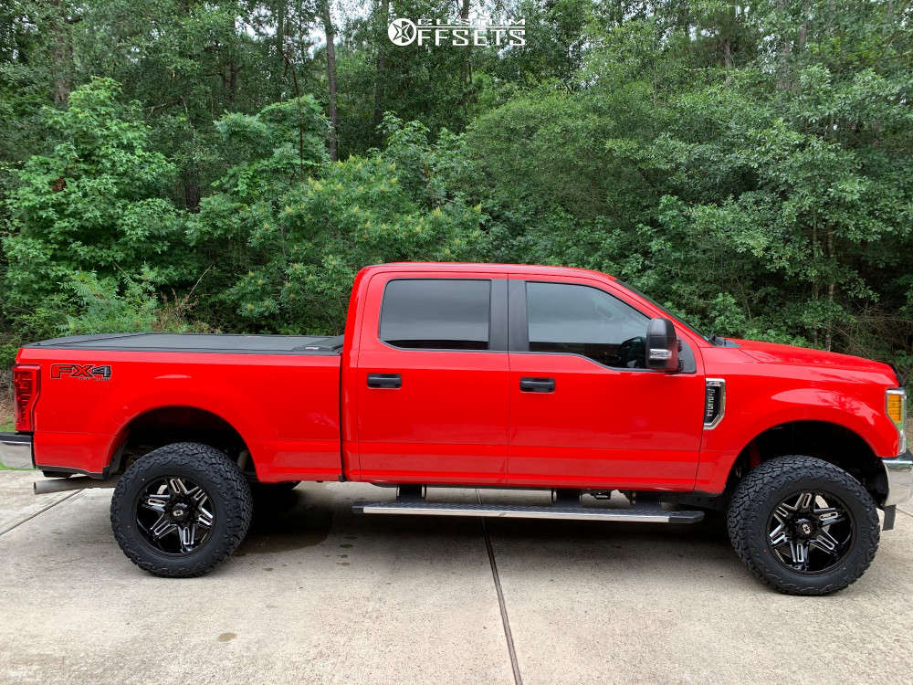 2017 Ford F-250 Super Duty with 20x10 -25 Vision Razor and 35/12.5R20 ...