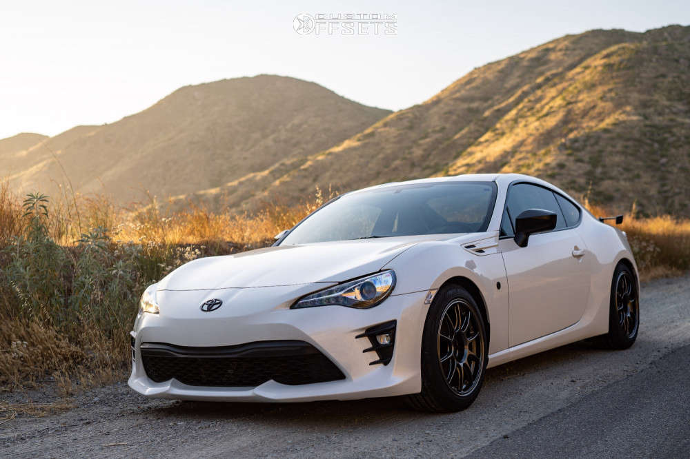 1164224-1-2017-86-toyota-