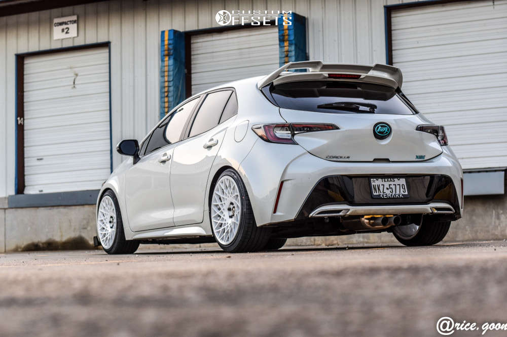 2020 Toyota Corolla with 18x9.5 35 Art In Motion Ma1 and 225/40R18