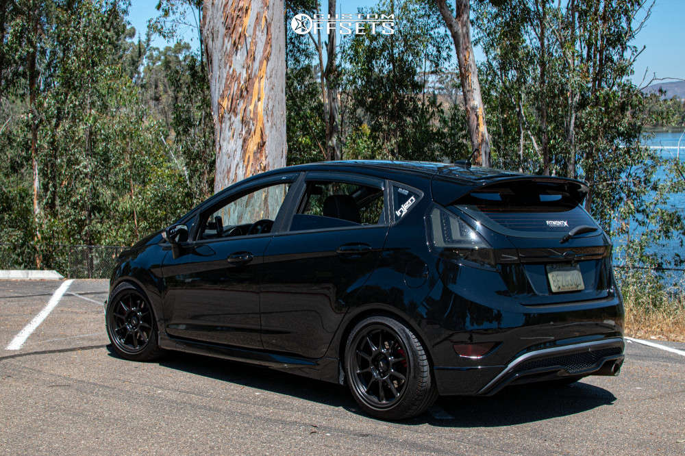 2018 Ford Fiesta with 16x8 40 Konig Dekagram and 215/45R16