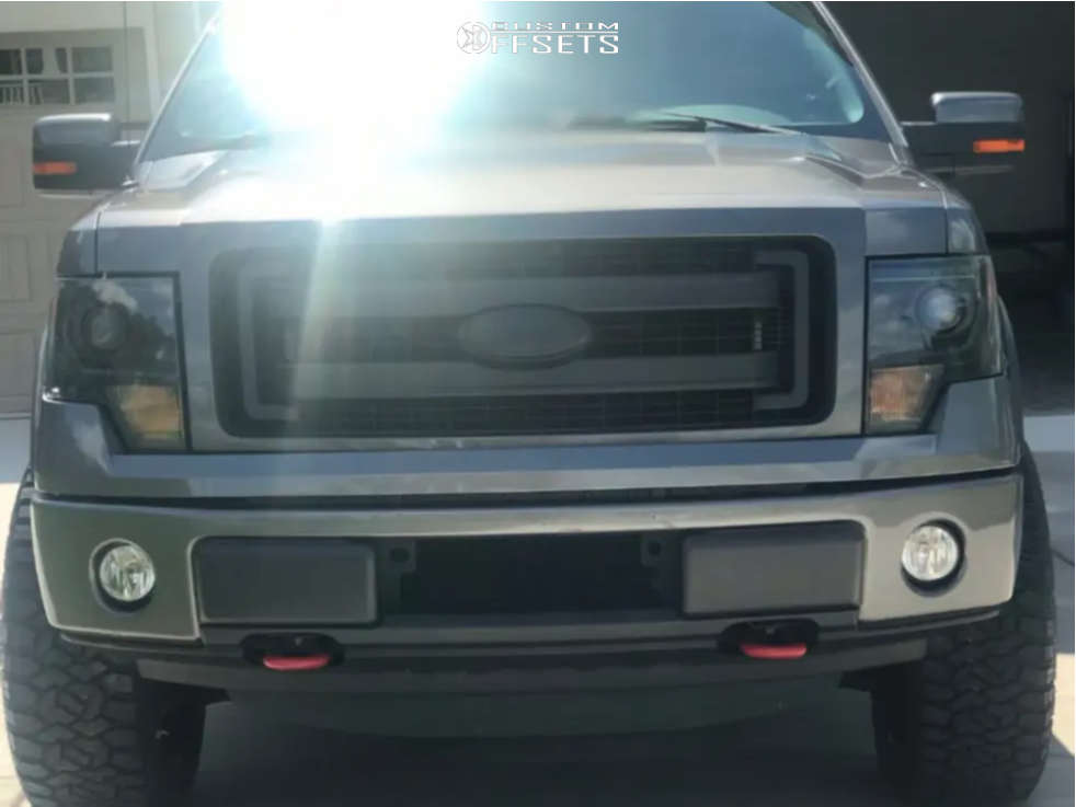 2013 Ford F150 with 22x10 12 Gear OffRoad Black Hawk and 33/12.5R22
