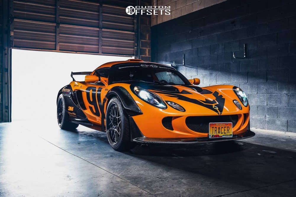 2007 Lotus Exige with 17x7.5 12 Rotiform Qlb and 205/45R17