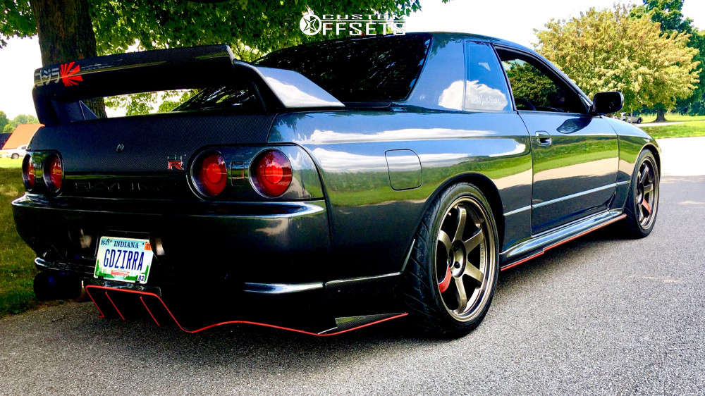 1989 Nissan Skyline R32 with 15x9.5 22 Rays Engineering Te37 and 265 ...