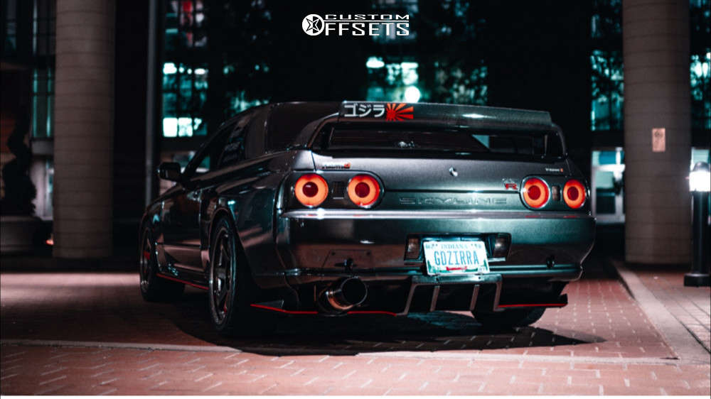 1989 Nissan Skyline R32 with 15x9.5 22 Rays Engineering Te37 and 265 ...