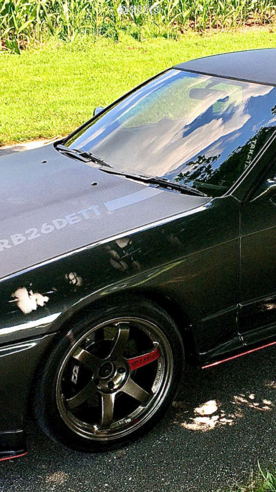 1989 Nissan Skyline R32 with 15x9.5 22 Rays Engineering Te37 and 265 ...