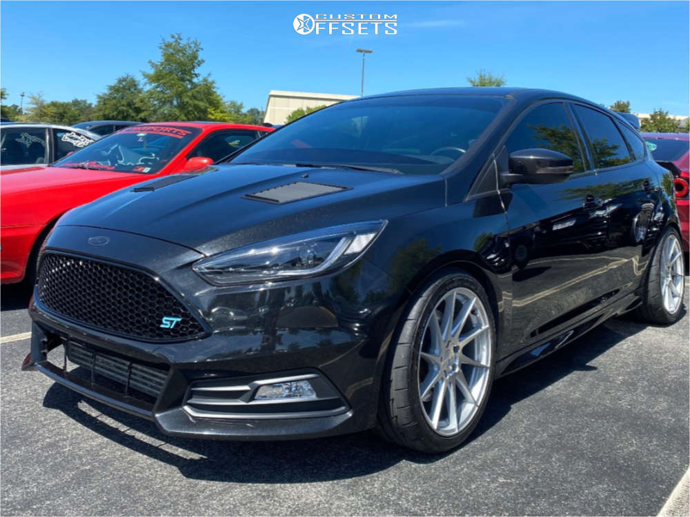 1208382-1-2014-focus-ford-st-