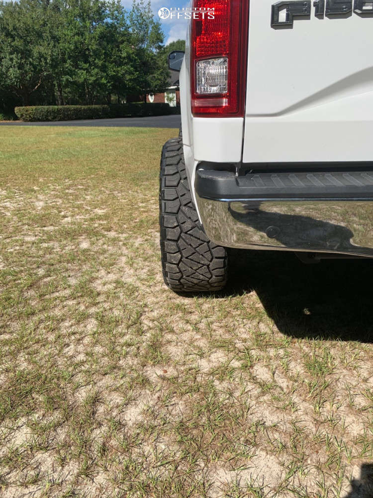 2017 Ford F-150 with 22x12 -43 Fuel Ignite and 325/50R22 Nitto Ridge ...