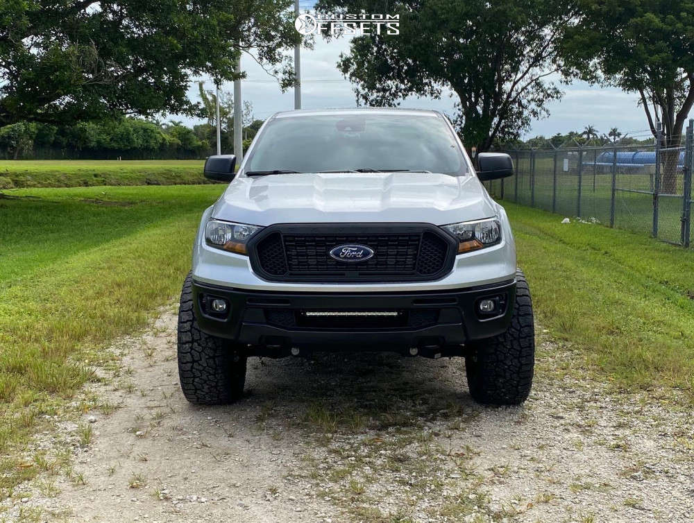 2019 Ford Ranger with 20x10 -18 Fuel Vector and 305/55R20 Falken ...