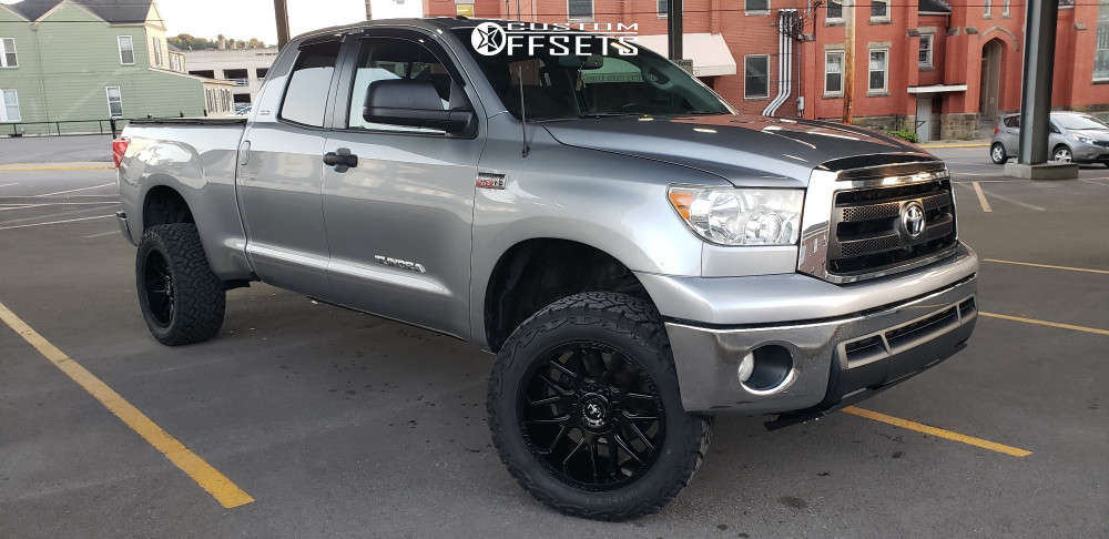 1211303-1-2012-tundra-toyota-