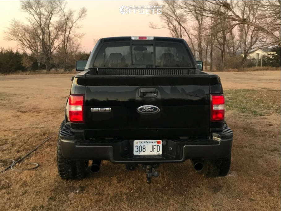 2005 Ford F-150 with 20x12 -44 V-Rock Recoil and 33/12.5R20 Kenda ...
