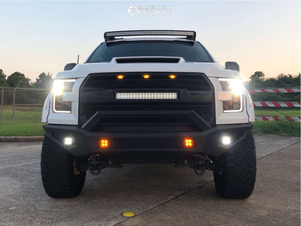 2017 Ford F150 with 20x10 18 Fuel Hostage and 33/12.5R20 Nitto Ridge