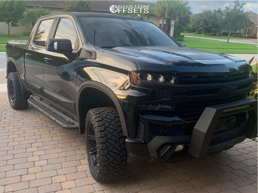 2020 Chevrolet Silverado 1500 with 20x10 -18 Fuel Rogue and 33/11.5R20 ...