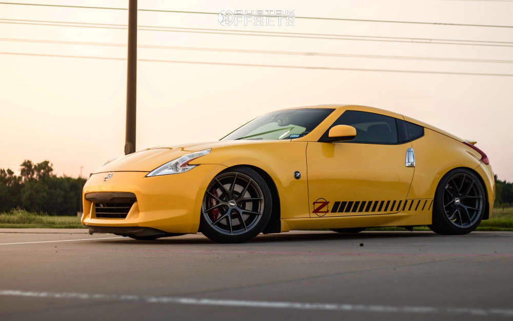 ピースオブザドリーム 2009 Nissan 370Z with 19x9.5 22 ESR Rf2 and 245/40R19