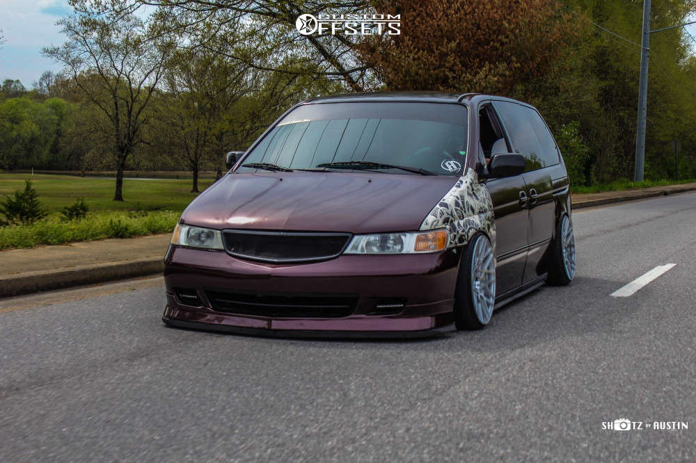 2001 Honda Odyssey with 20x10 35 Rotiform Blq and 235/30R20 Achilles ...